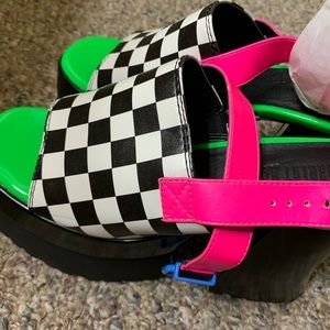 Current Mood Acid Reaction Checkered Platforms